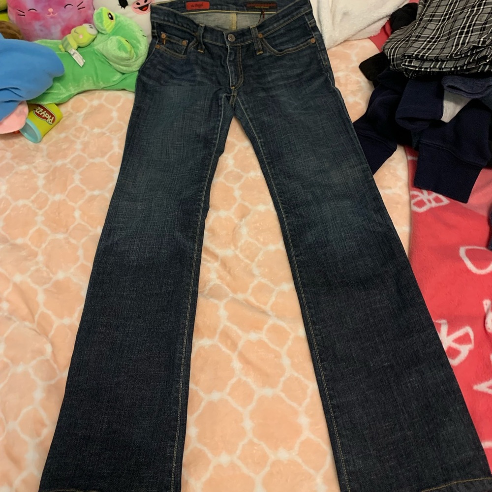 Low rise flare jeans super cute